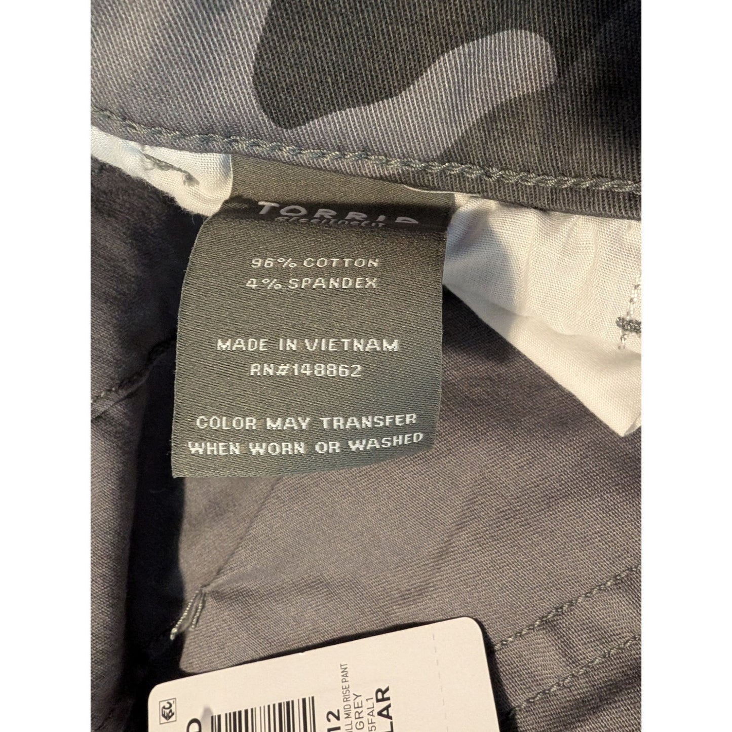 Torrid NWT Weekend Mid-Rise Straight Stretch Twill Camo Cadet Grey 2R (2X)