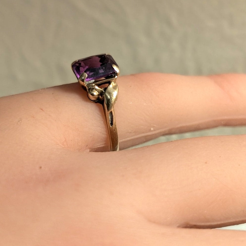 Vintage Dasun 10K Yellow Gold Purple Sapphire Ring Size 5