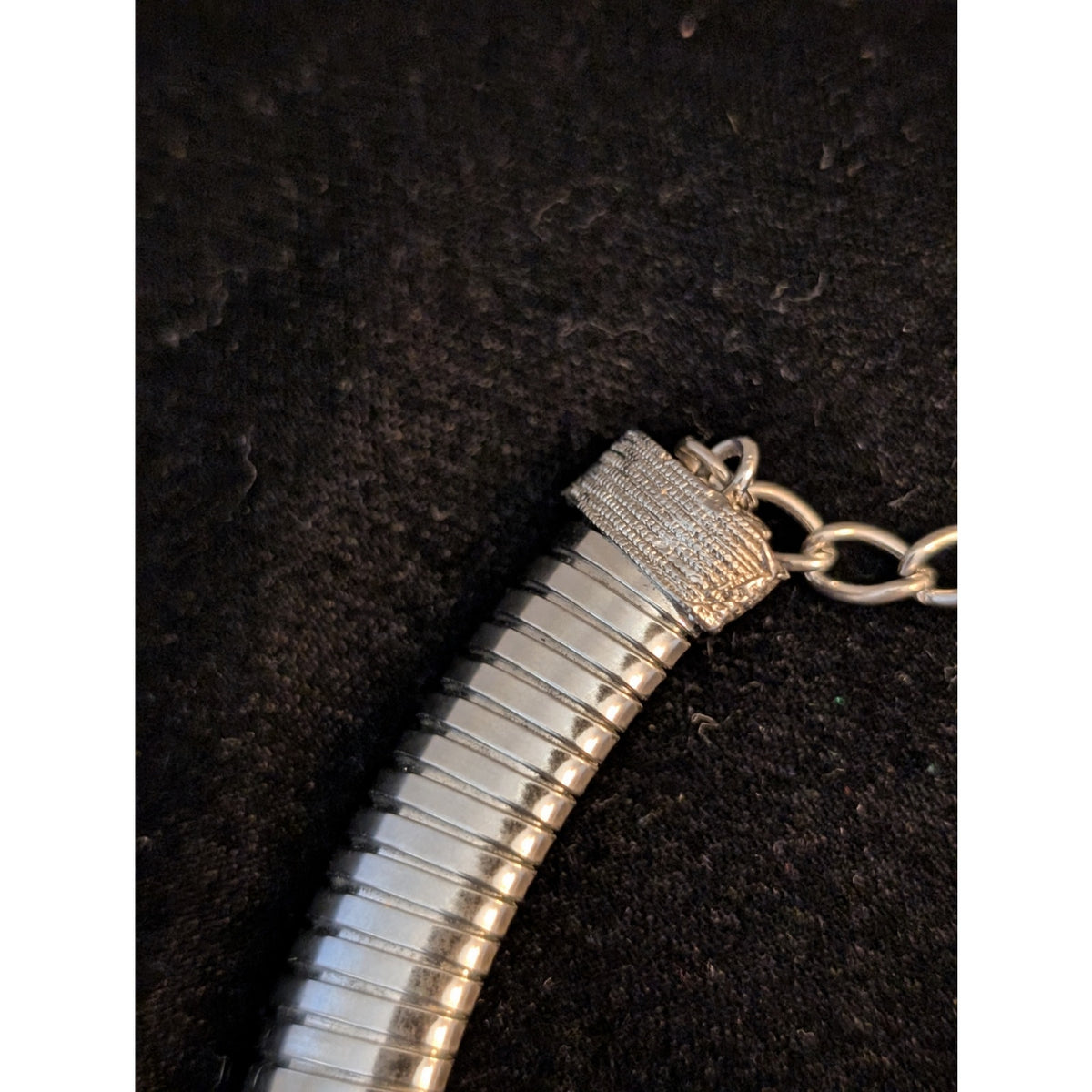 Vintage 60s Silver Tone Stretchy Omega W/ Hook Clasp 16"-22" Necklace