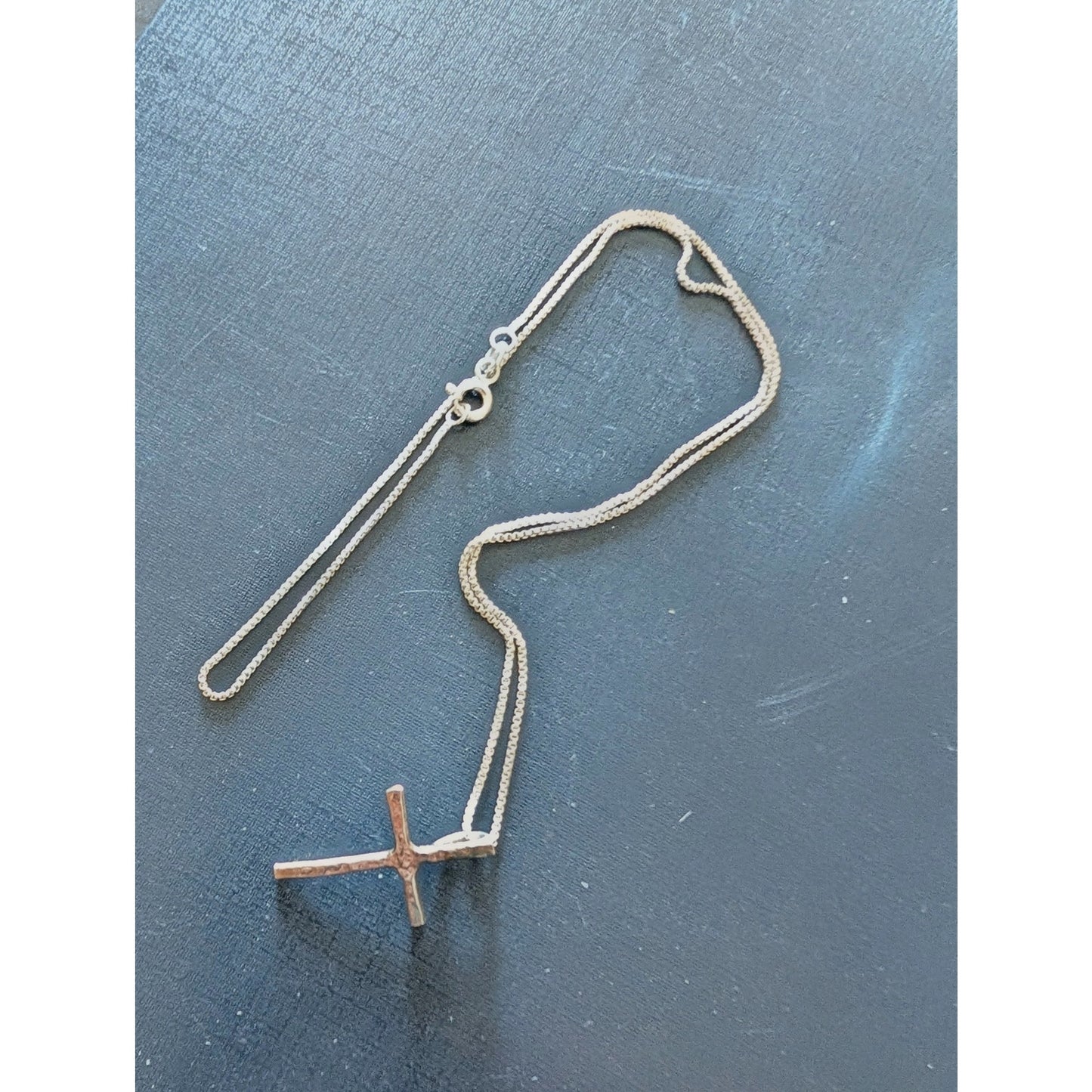 VTG Textured Minimalist Back Bale Sterling Cross Pendant 16" Box Chain Necklace