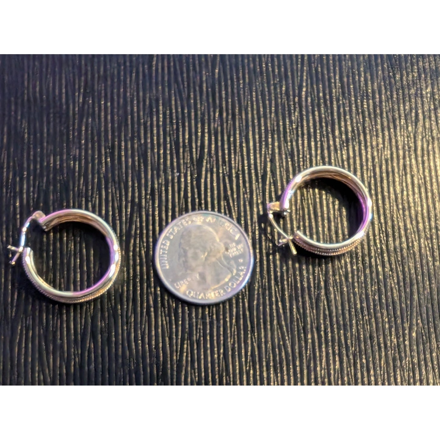 14K Yellow Gold Textured & Polished Hoop Earrings Approx. 4.66g