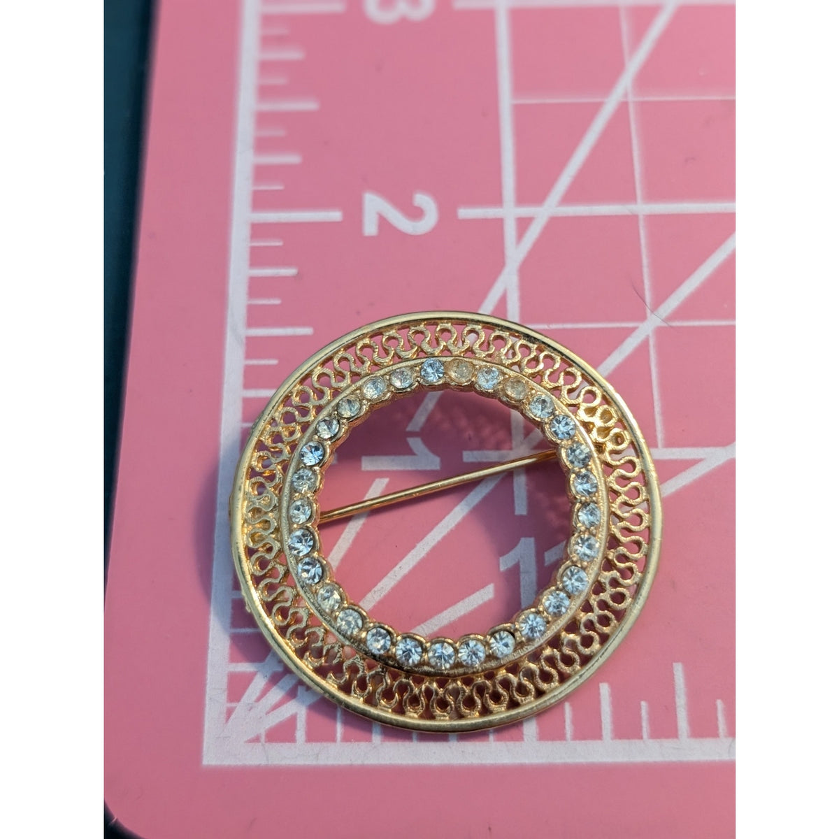 Vintage Unsigned Filigree Rhinestone Wreath Brooch