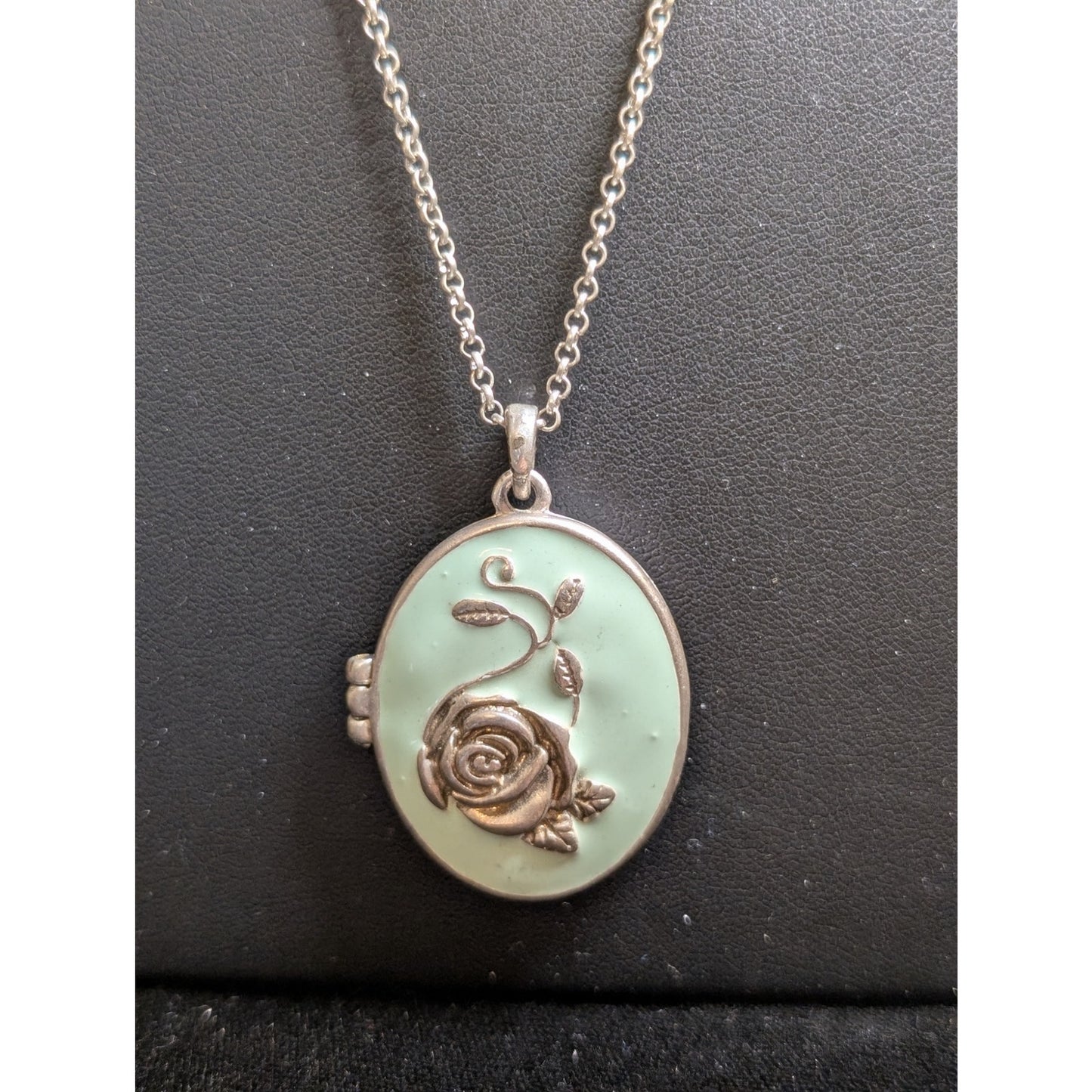 Lucky Brand Aqua Enamel Rose Magnetic Locket Pendant 30"-32" Necklace