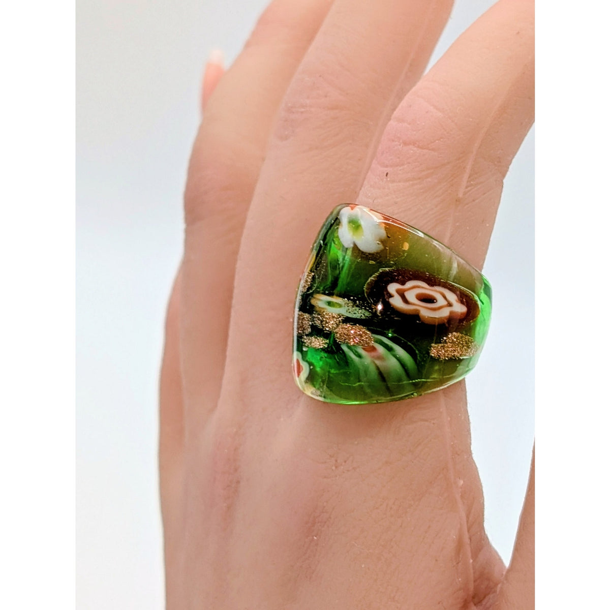 Bohemian Green Floral Gold Glitter Glass Ring Size 6