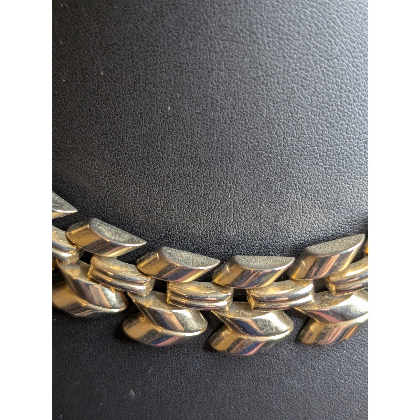 Vintage Unsigned Heavy Chunky Soft Gold Acanthus Link Choker 13"-17" Necklace