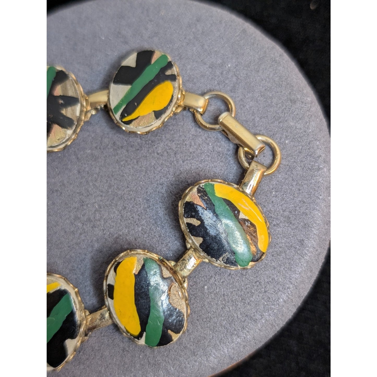 VTG 70s Tribal Print Cabochon Station Link Gold Tone Fold Over Clasp Bracelet
