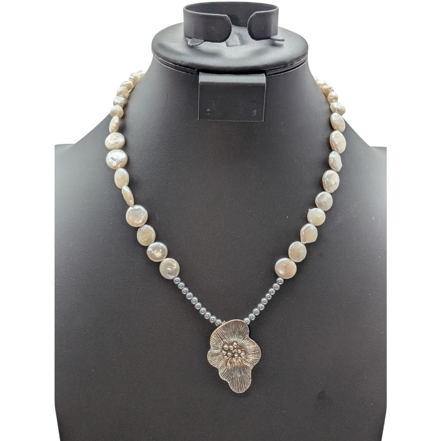 Coin Pearl Silver Tone Flower Pendant Silver Bead Toggle 20" Necklace