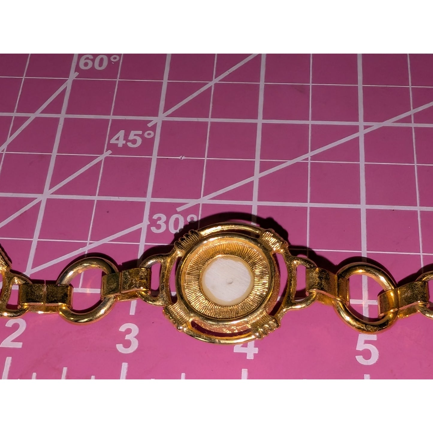 Vintage Three Large Mabe Faux Pearl Gold Tone Fold Over Clasp Chain Bracelet