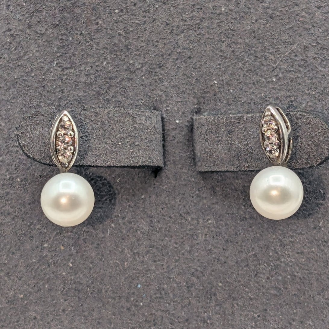 HN Heng Ngai 925 Sterling Silver Diamond Pearl Post Earrings