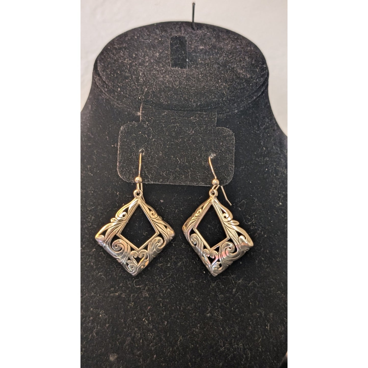 Vintage Marked Sterling Jezlaine Silver Filigree Diamond Shaped Dangle Earrings