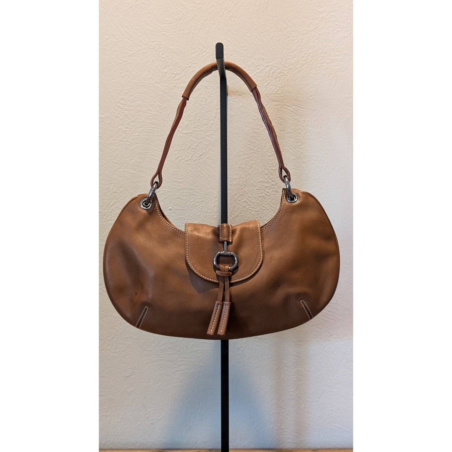 Harold's Made in Italy Genuine Soft Leather Tan Equestrian Vibe Shoulder Bag