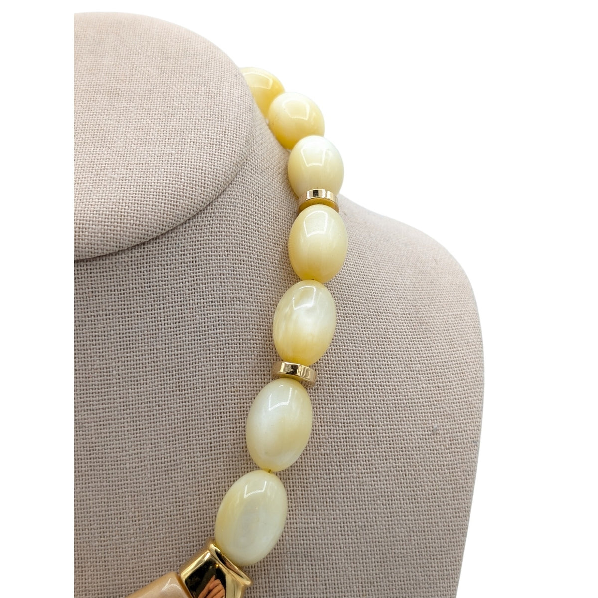 Vintage 70s/80s Signed Napier Pearl Blossoms Resin Bead 17" Necklace