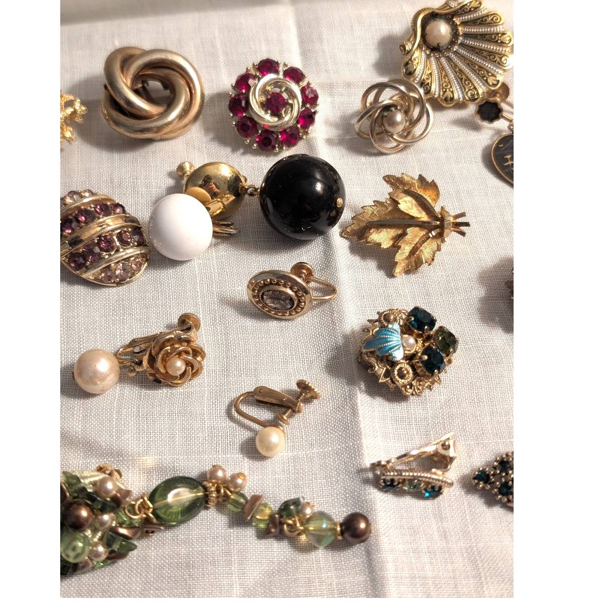 Lot of Single Vintage Gold Tone Clip Screw Earrings