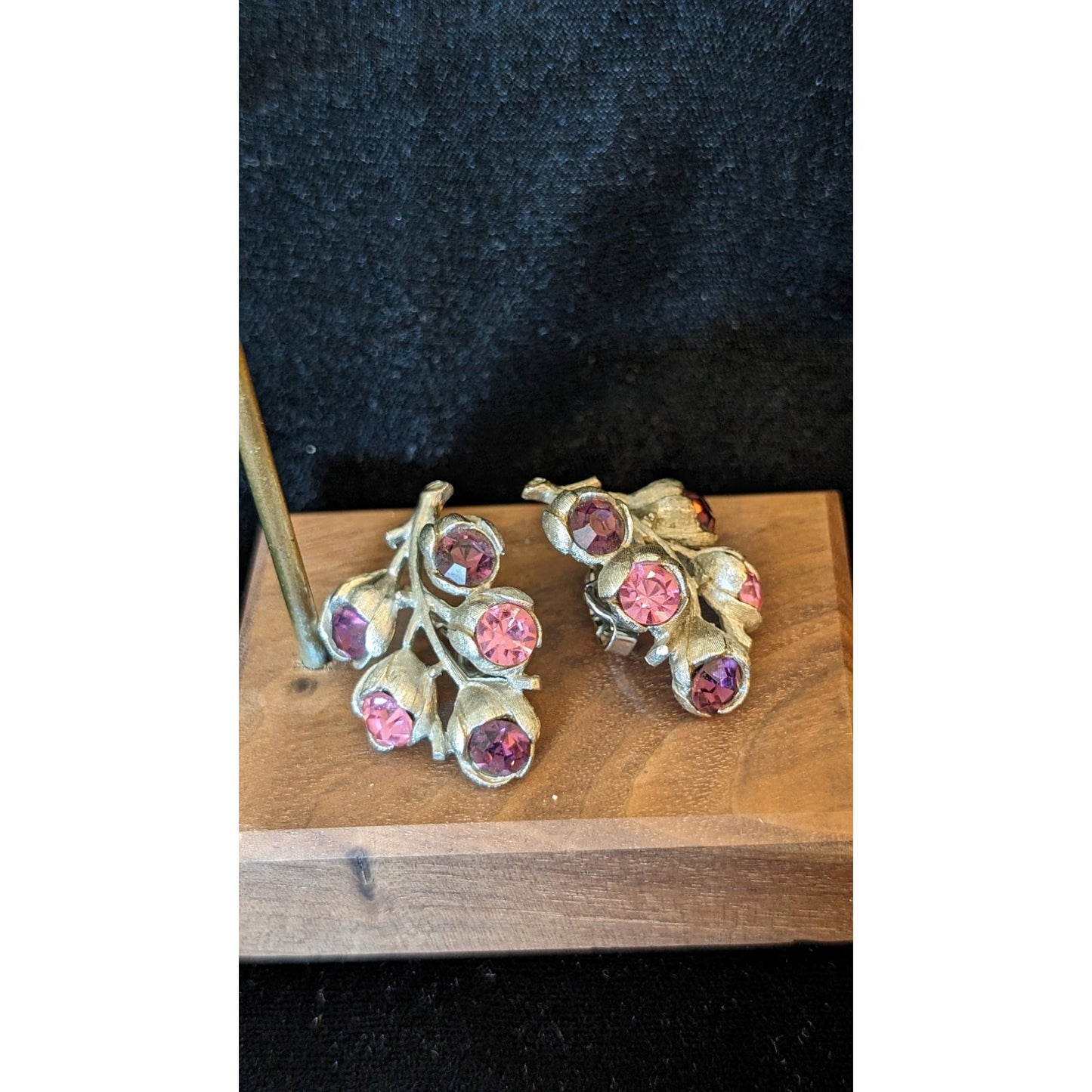 Sarah Coventry Vintage 1962 Wisteria/Pink Purple Clip-On Earrings
