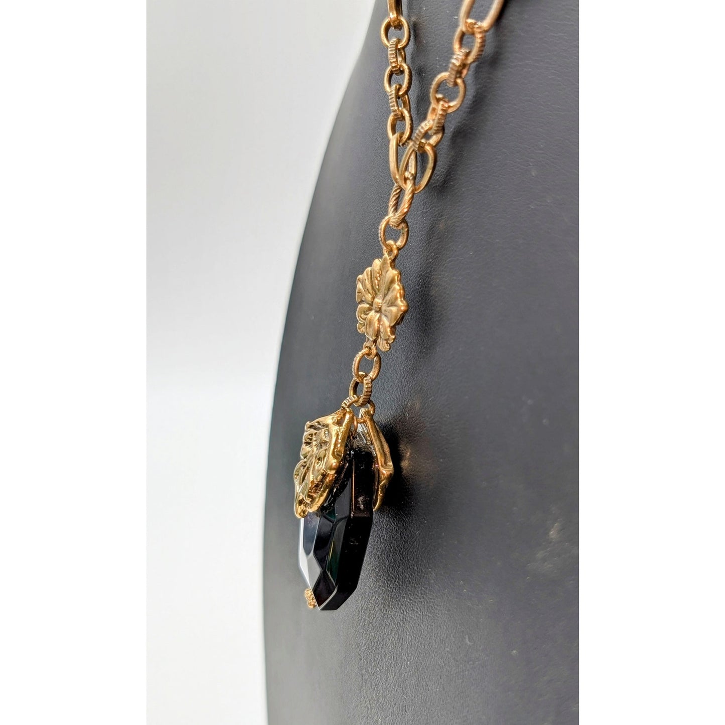 Patricia Nash Black Faceted Glass Antiqued Gold/Bronze Pendant Chain Necklace