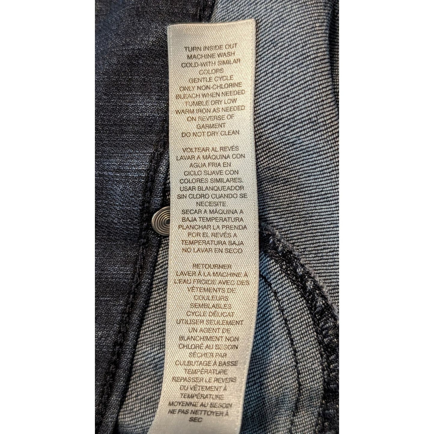 Chico's Dark Wash Slimming Pull On Jean Chico's Size 1 (US M-8)