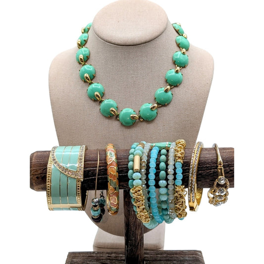 Lot of Seven Mint Gold Tone Coordinating Jewelry Pieces 1 Necklace & 6 Bracelets