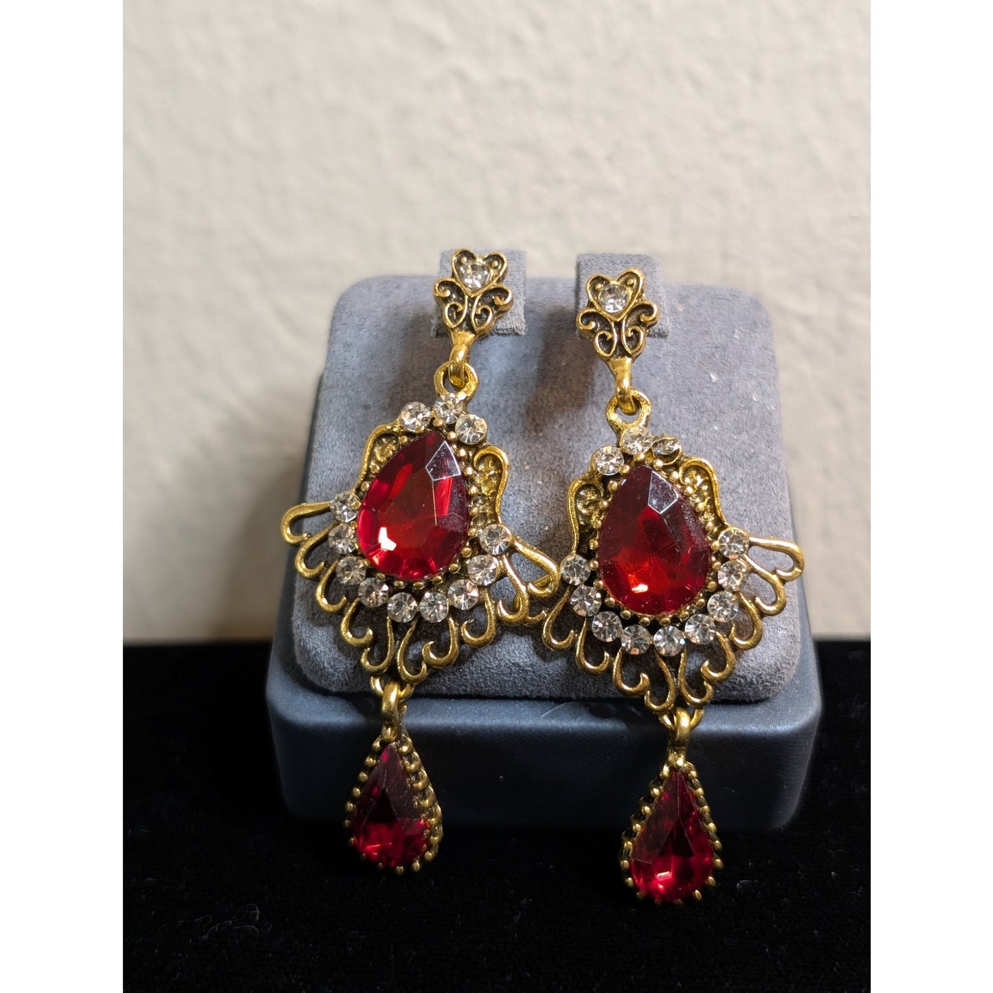 Teardrop Red Crystal Antique Gold Tone Rhinestone Dangle Drop Earrings