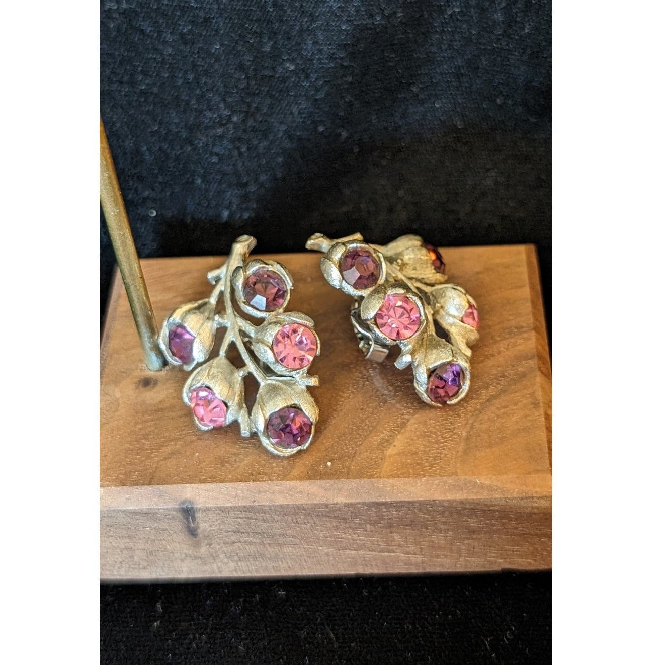 Sarah Coventry Vintage 1962 Wisteria/Pink Purple Clip-On Earrings