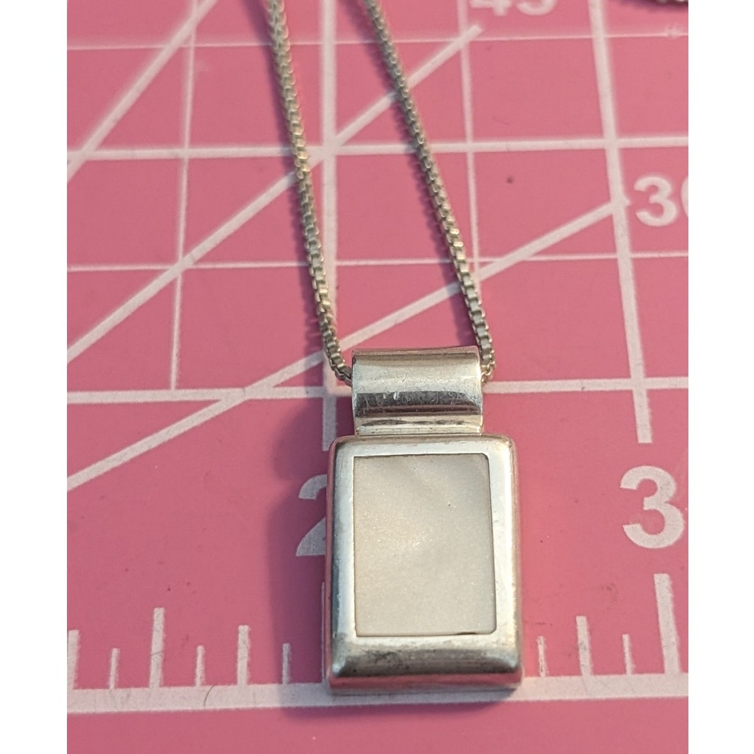 Vtg. Mexico ATI 925 White Stone Inlay Rectangular Pendant on 925 20" Box Chain