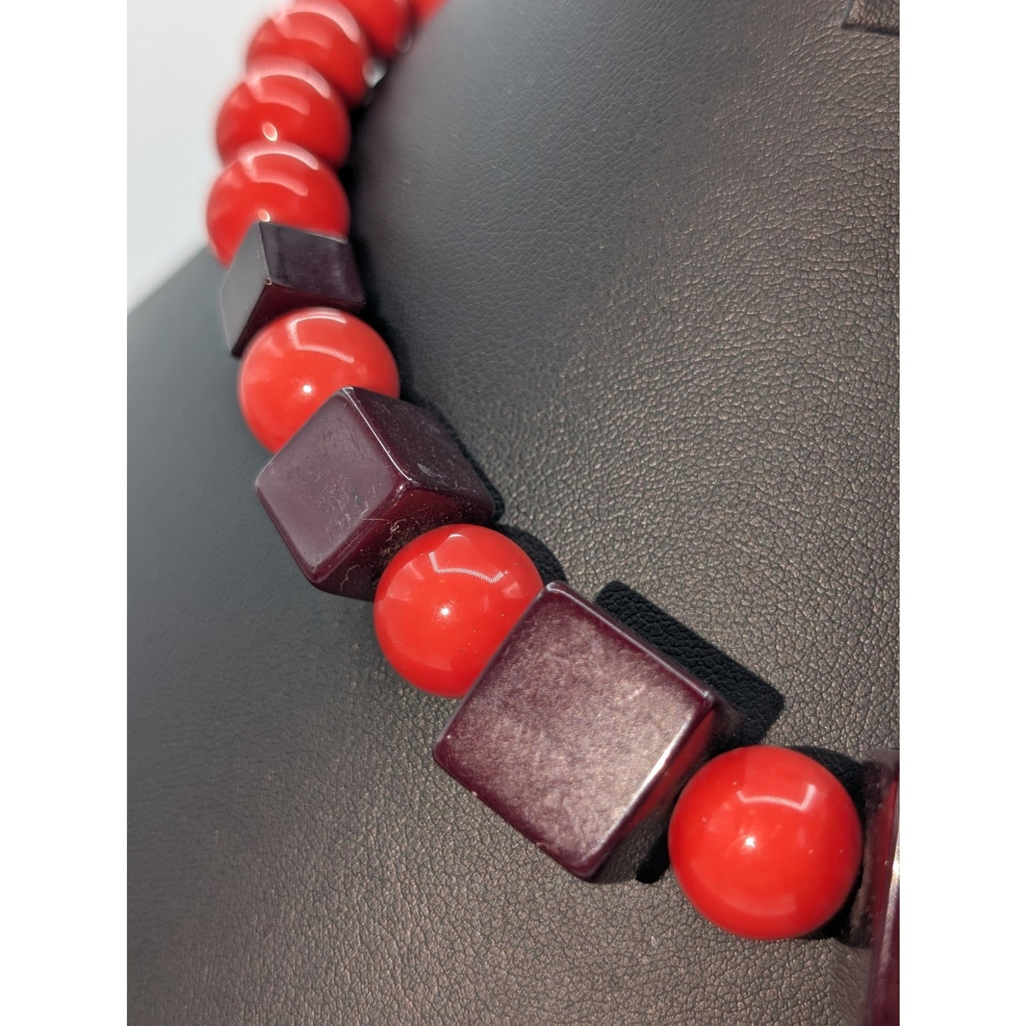 Vtg Bold Lucite Vintage Costume Pop Art Burgundy & Red Bead Choker 17" Necklace