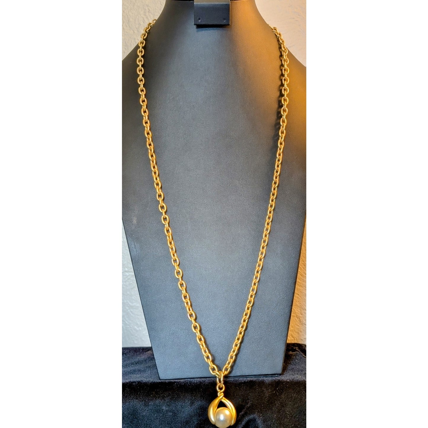Simulated Pearl in Claw Pendant Heavy Matte Gold Tone Chain 36" Necklace