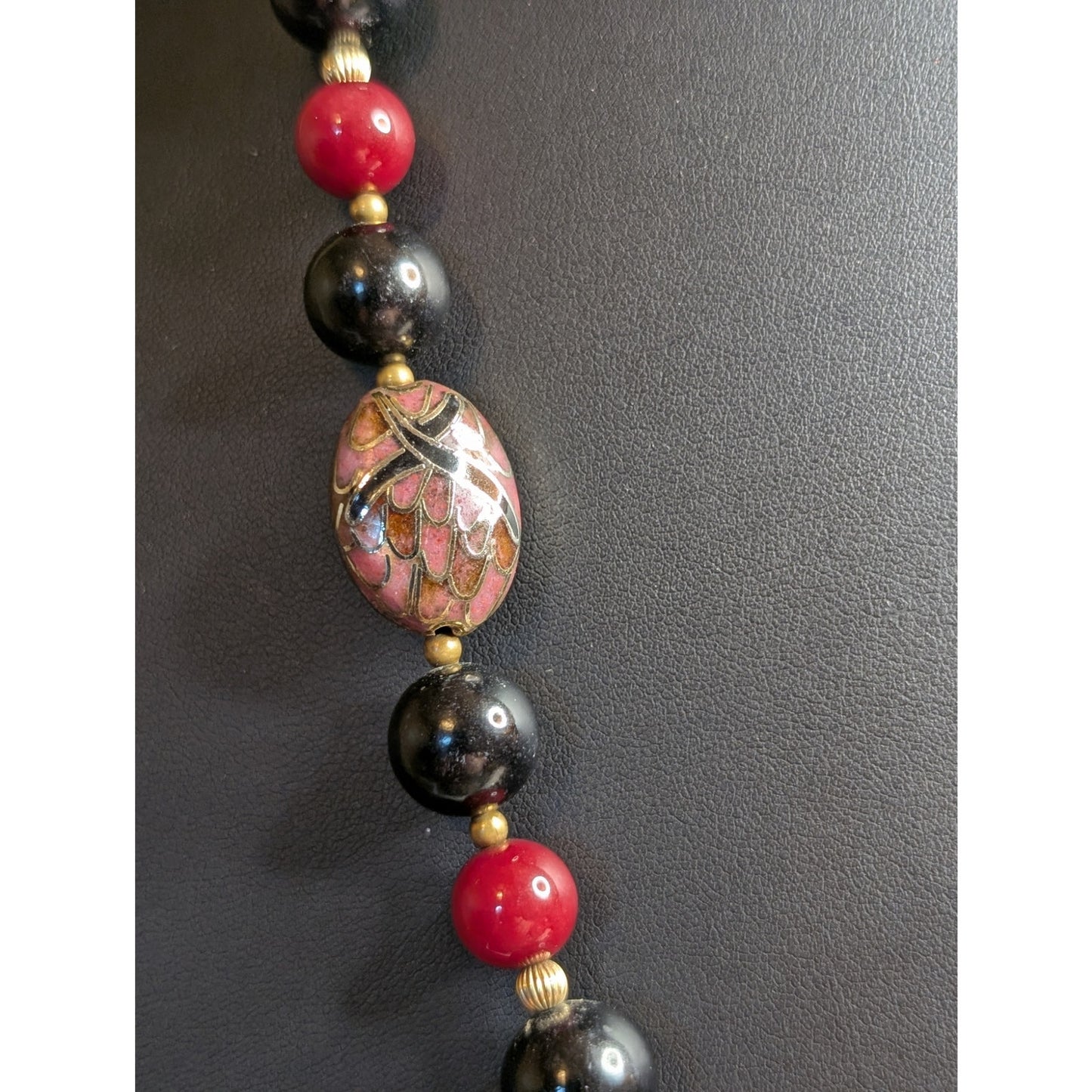 Vintage Black Burgundy Rose Stone Gold Tone Cloisonne Graduated Bead Necklace