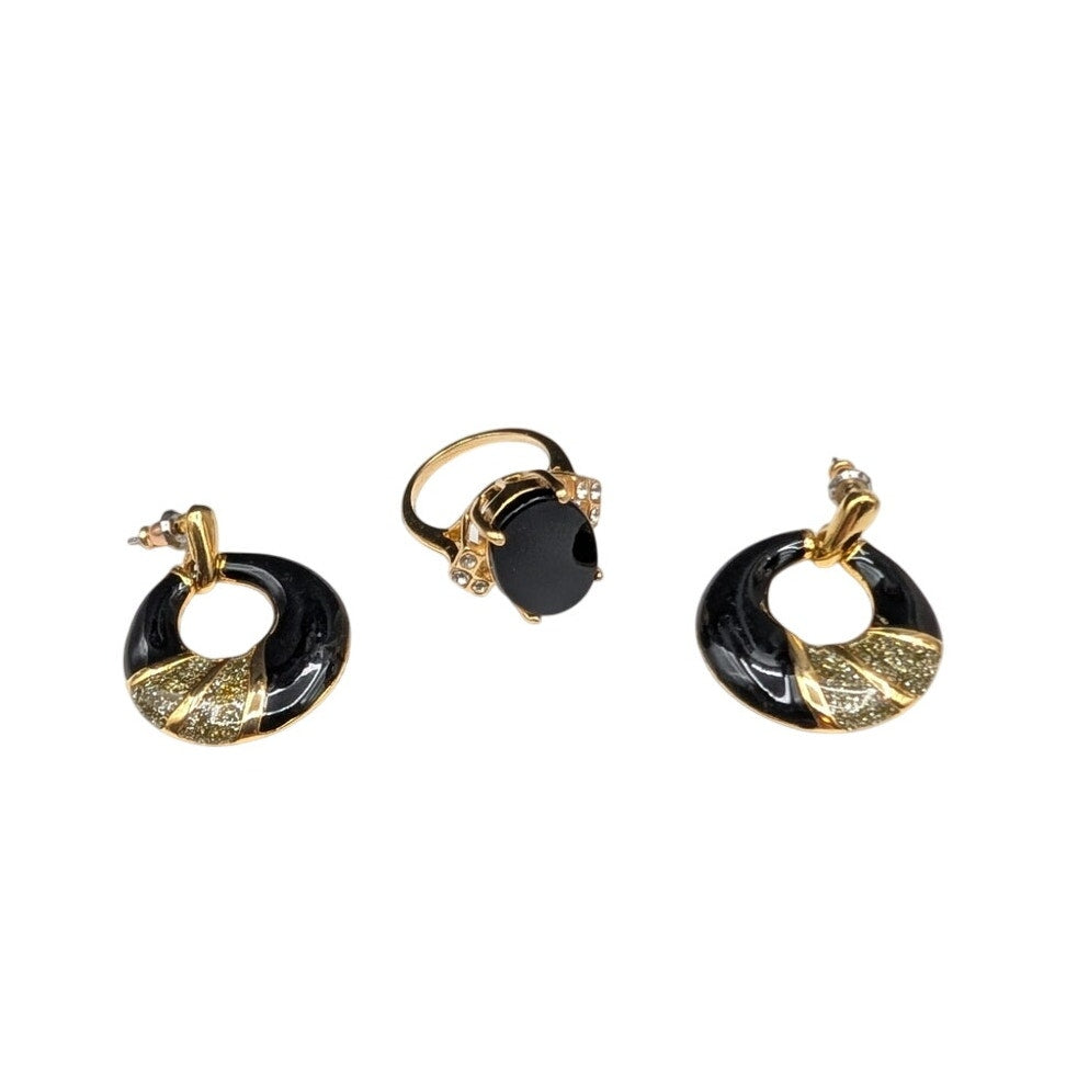 Lot of 17 Pieces Black Cream Gold Tone Jewelry Necklaces Bracelets Earrings Ring
