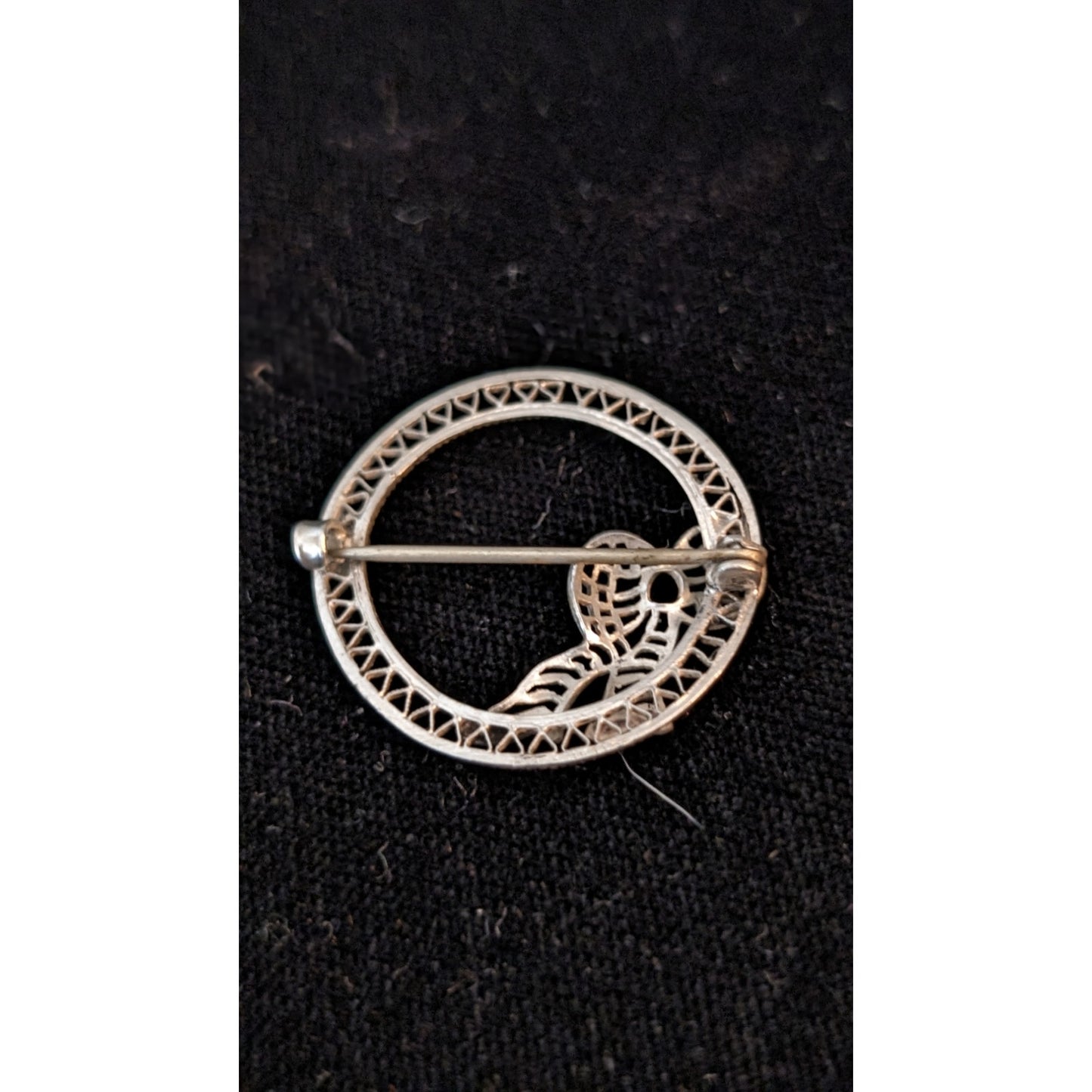 Vintage Art Deco Sterling Silver Filigree Circle Ribbon Bow Brooch Spun Silver