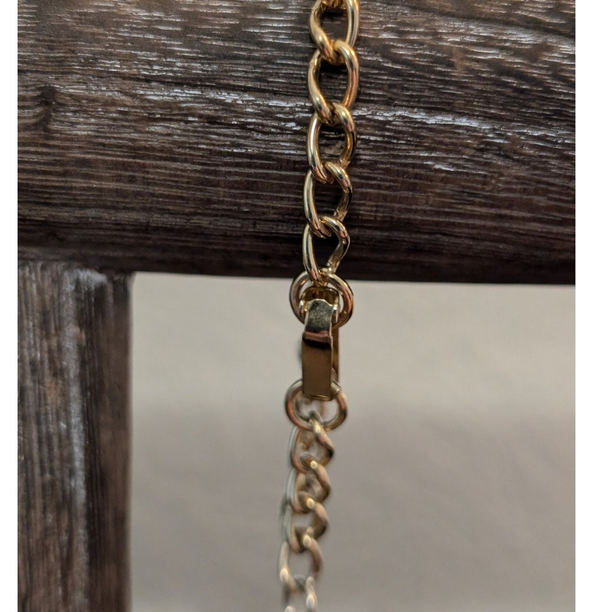 Vintage Gold Tone Chain Link Rose Pearl Charm 7" Bracelet W/ Fold Over Clasp