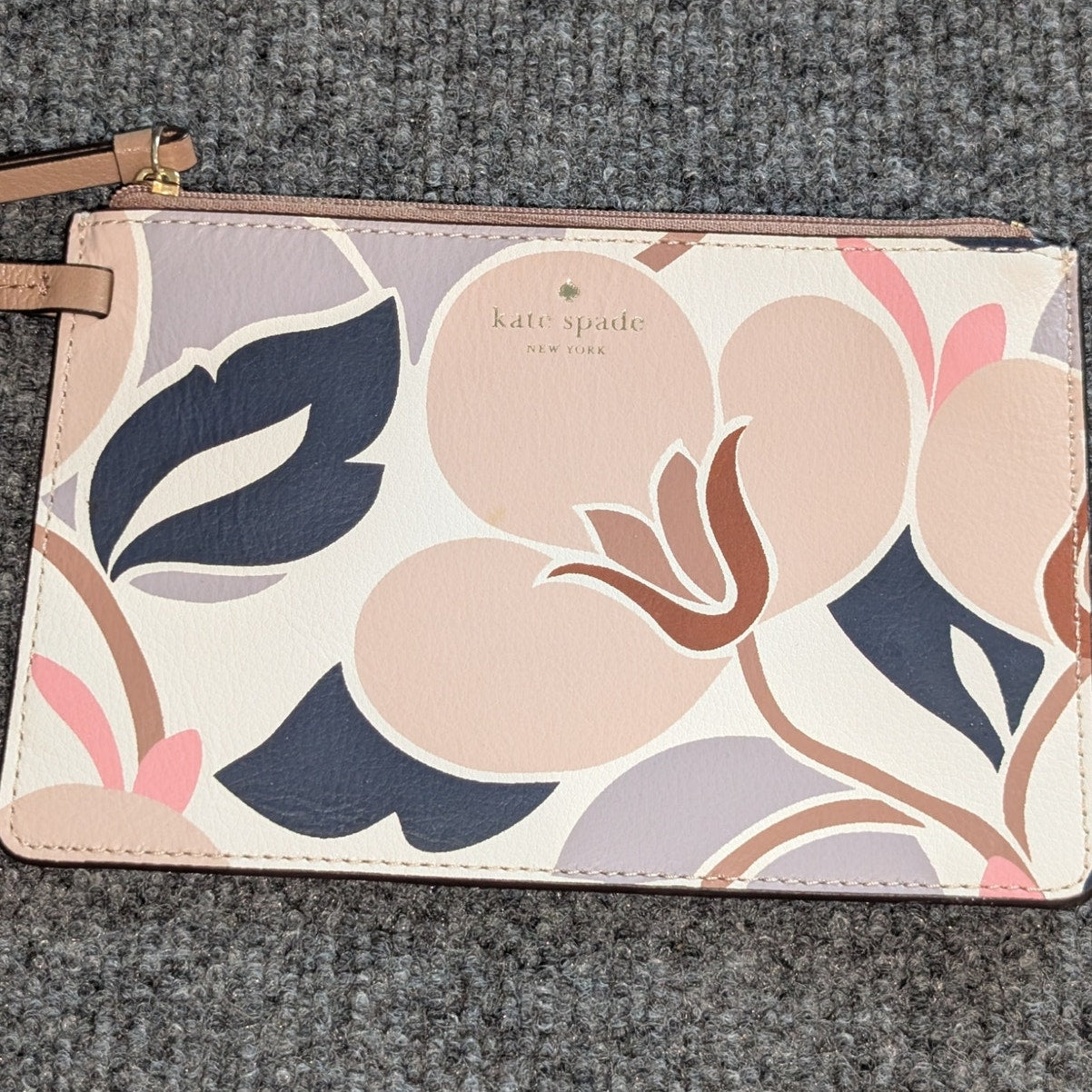 Kate Spade New York NWOT Cameron Breezy Floral Zip Top Wristlet Pouch