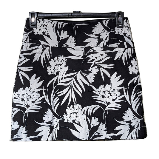 SC & Co Black White Floral Stretch Golf Tennis Pull On Women Skort Skirt Size M