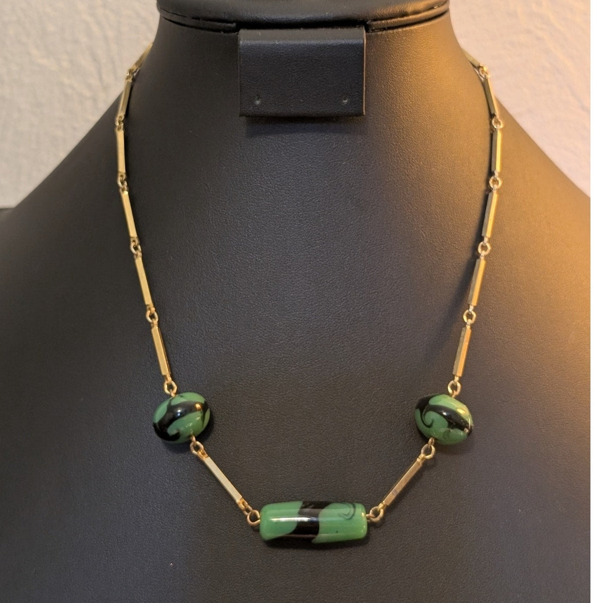 Vtg Gold Tone Bar & Green Black Art Glass Beaded Necklace W/ Barrel Screw Clasp