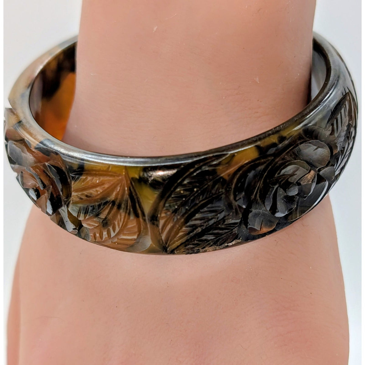 Rare 1930s Carved Roses Translucent End of Day Bakelite Bangle Bracelet