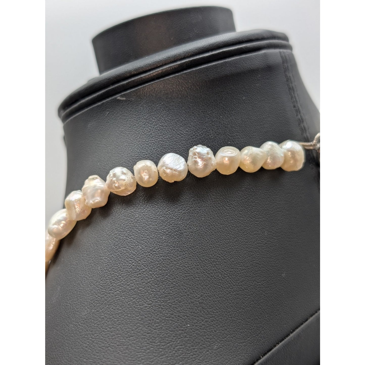 Coin Pearl Silver Tone Flower Pendant Silver Bead Toggle 20" Necklace