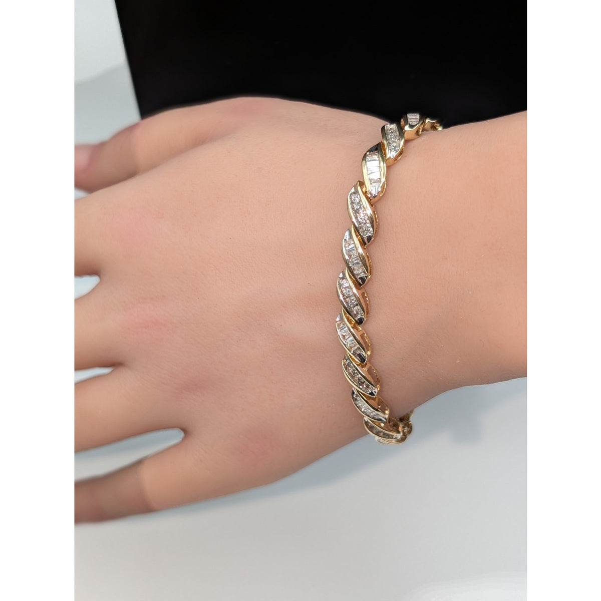 14k Yellow Gold S Design Baguette & Round Diamond Tennis Bracelet