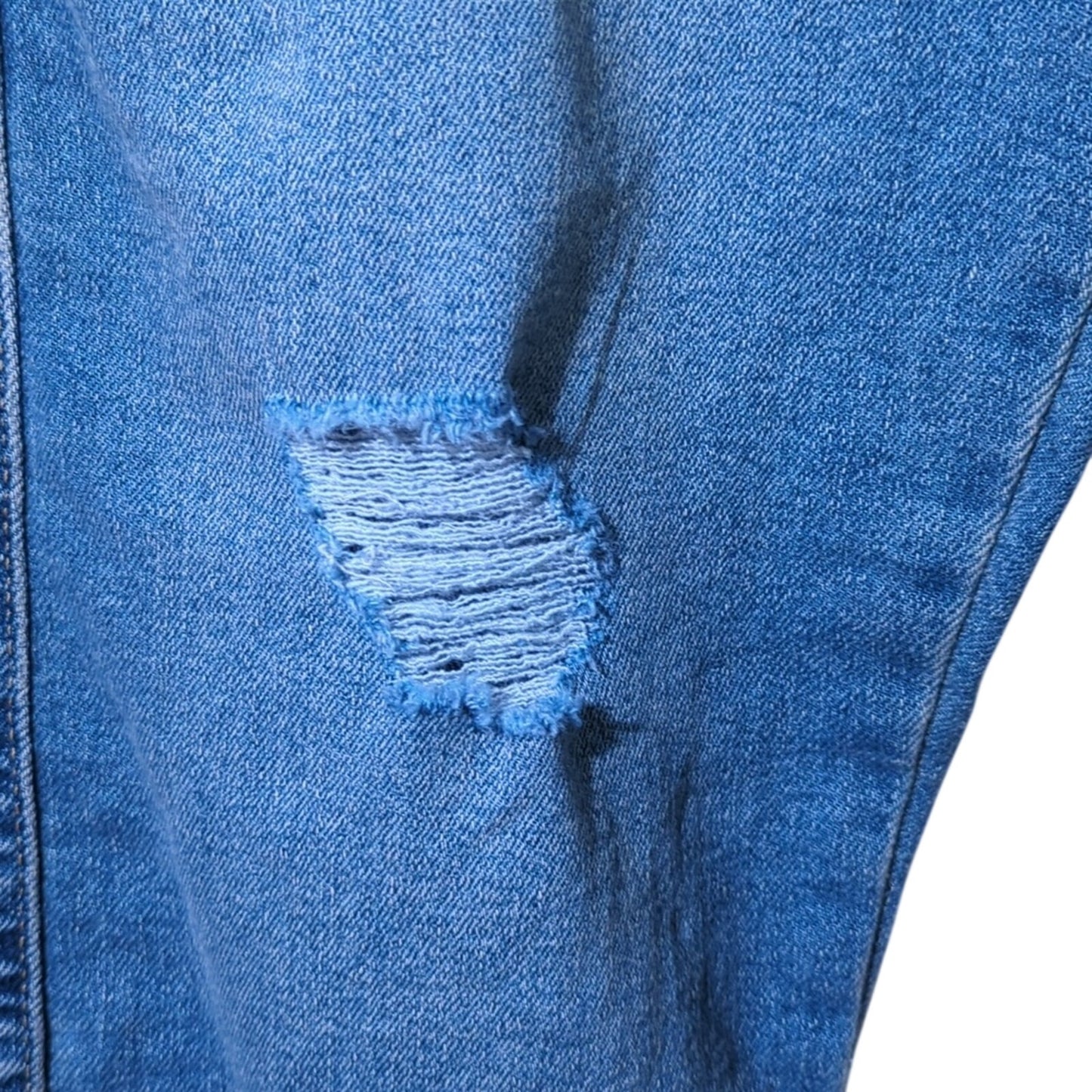 Levi's Signature NWT High Rise Straight Stretch Distressed Jean Women's Size 16