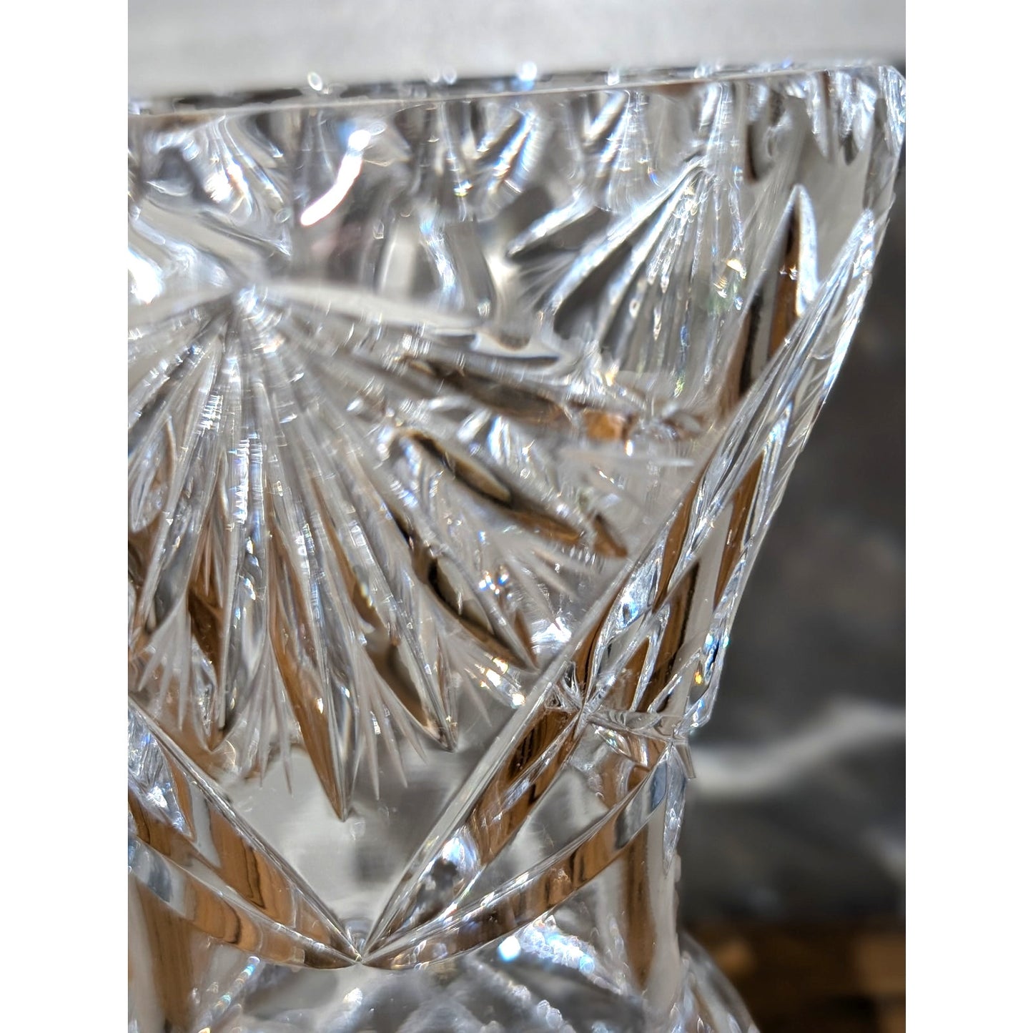 Gorgeous Vintage Cut Crystal Tripod Footed Scalloped Mouth Flower Vase