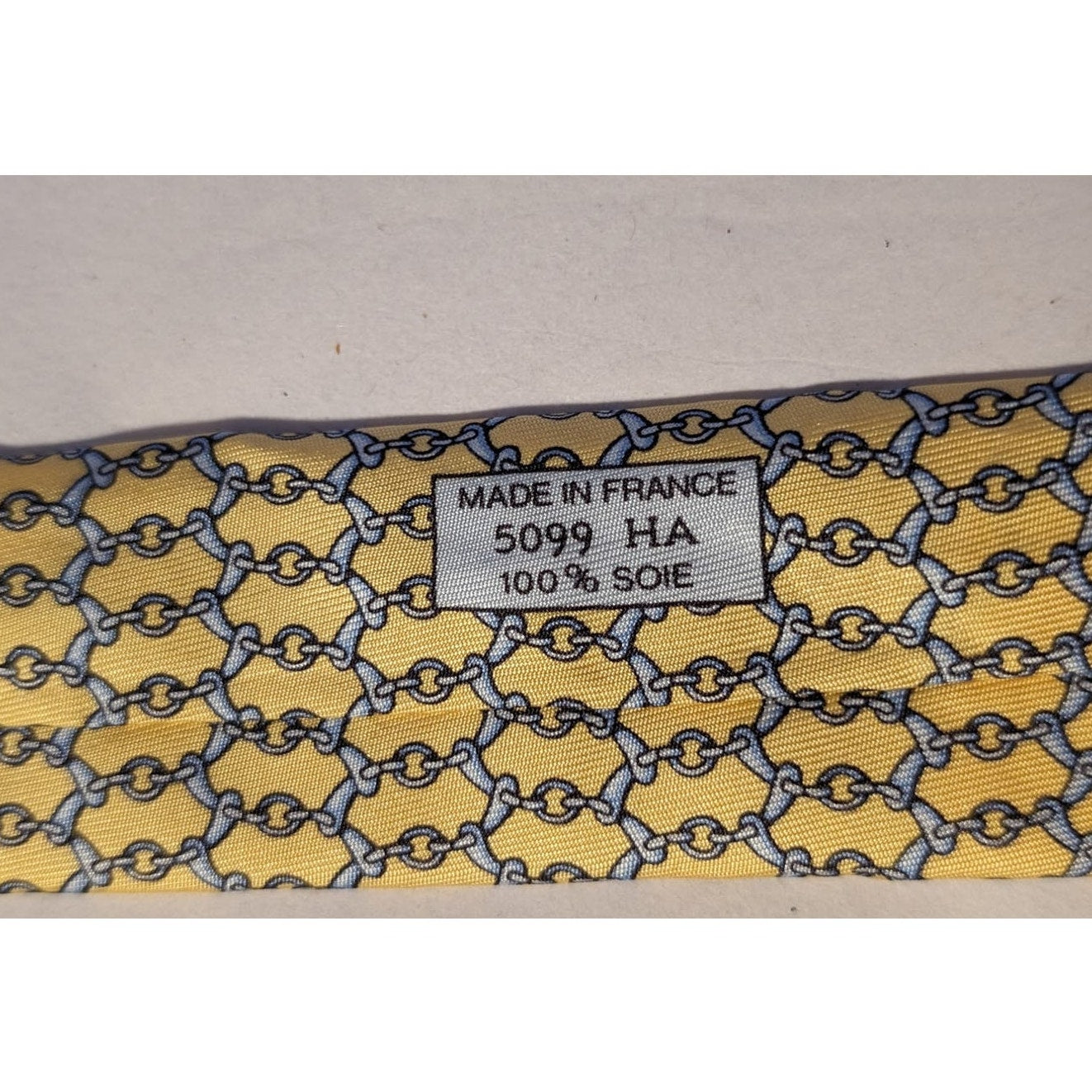 Hermes Paris Vintage 100% Silk Yellow Light Blue Chain Link Design Neck Tie