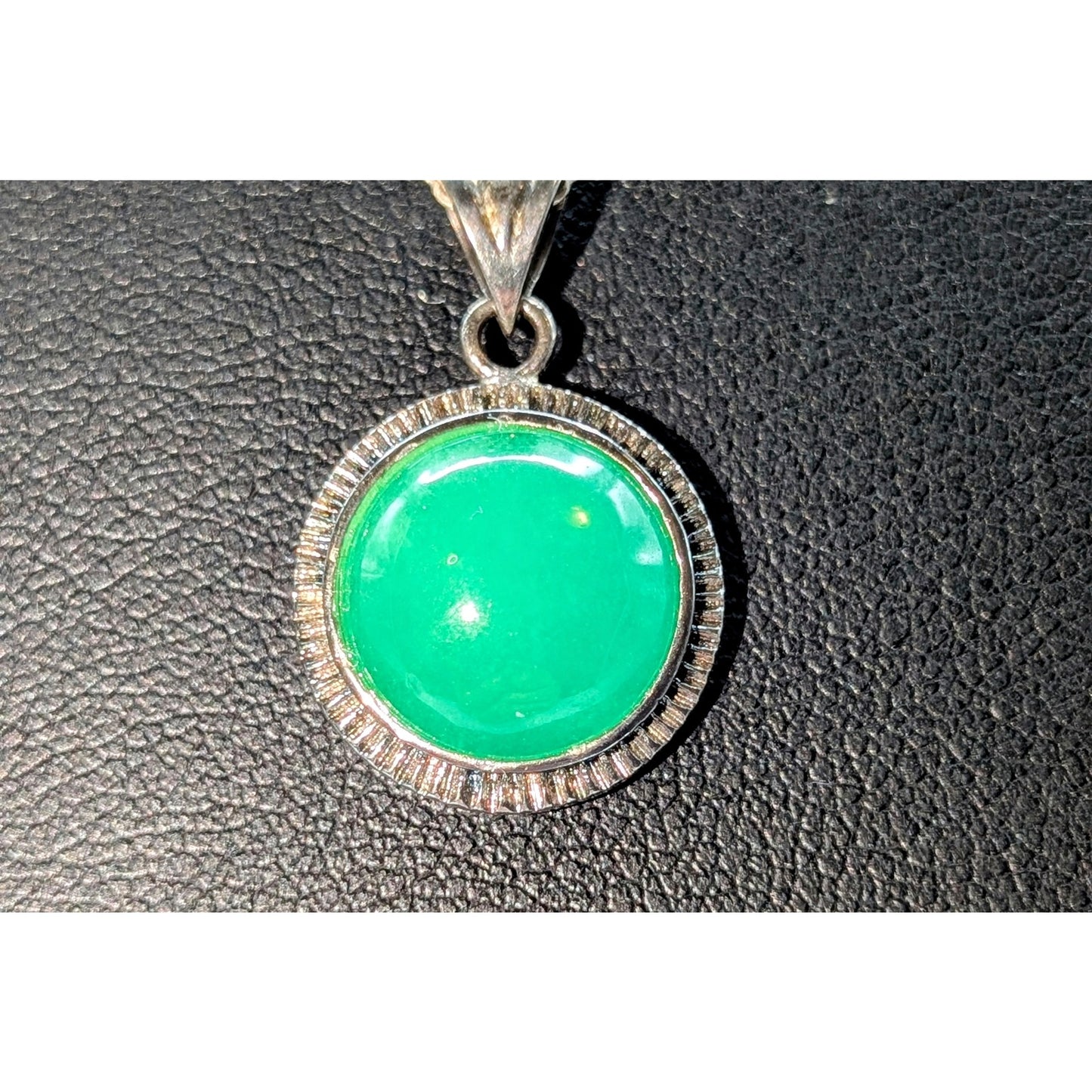 VTG 925 Sterling Silver Tests as Jadeite Green Stone Box Chain 18" Necklace