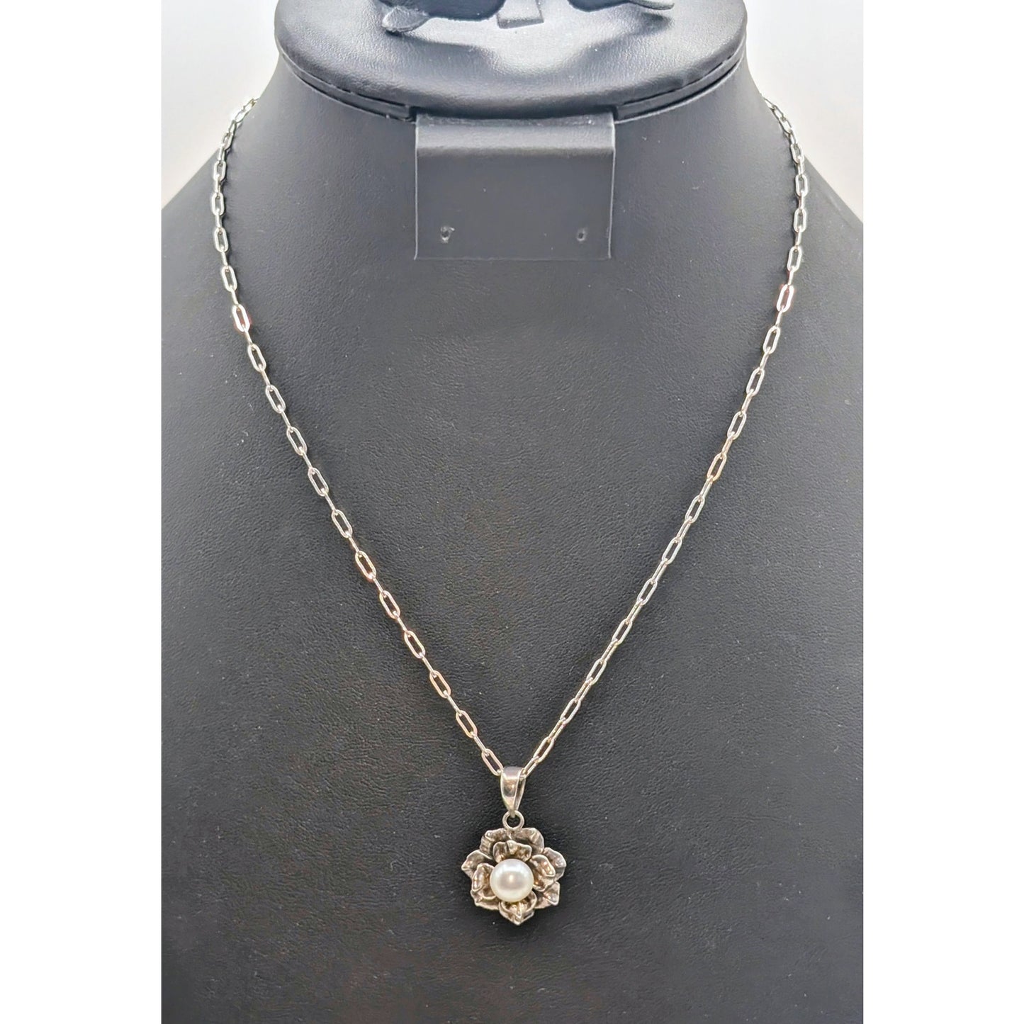 Vintage 925 Sterling Silver Floral Center Pearl Pendant 18"-20" Chain Necklace