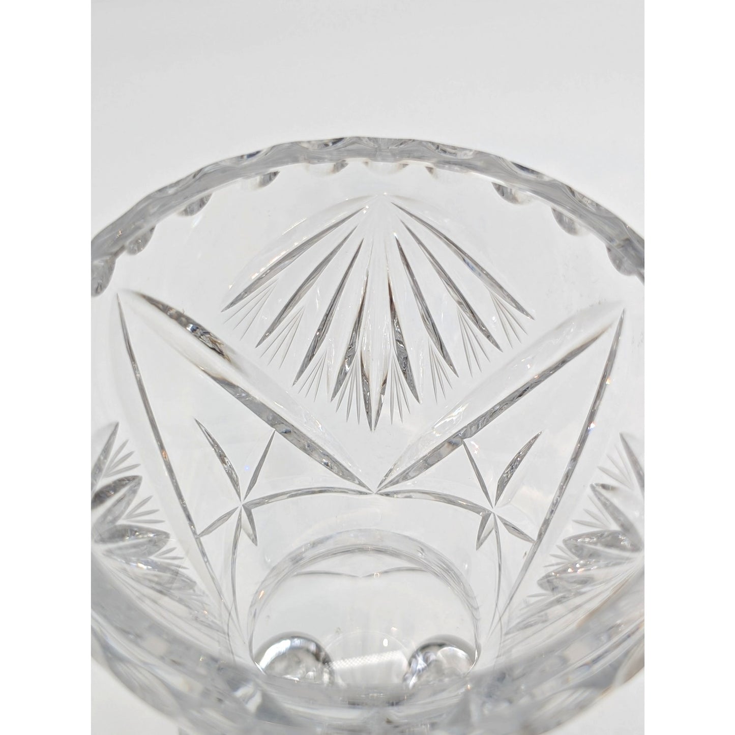 Gorgeous Vintage Cut Crystal Tripod Footed Scalloped Mouth Flower Vase