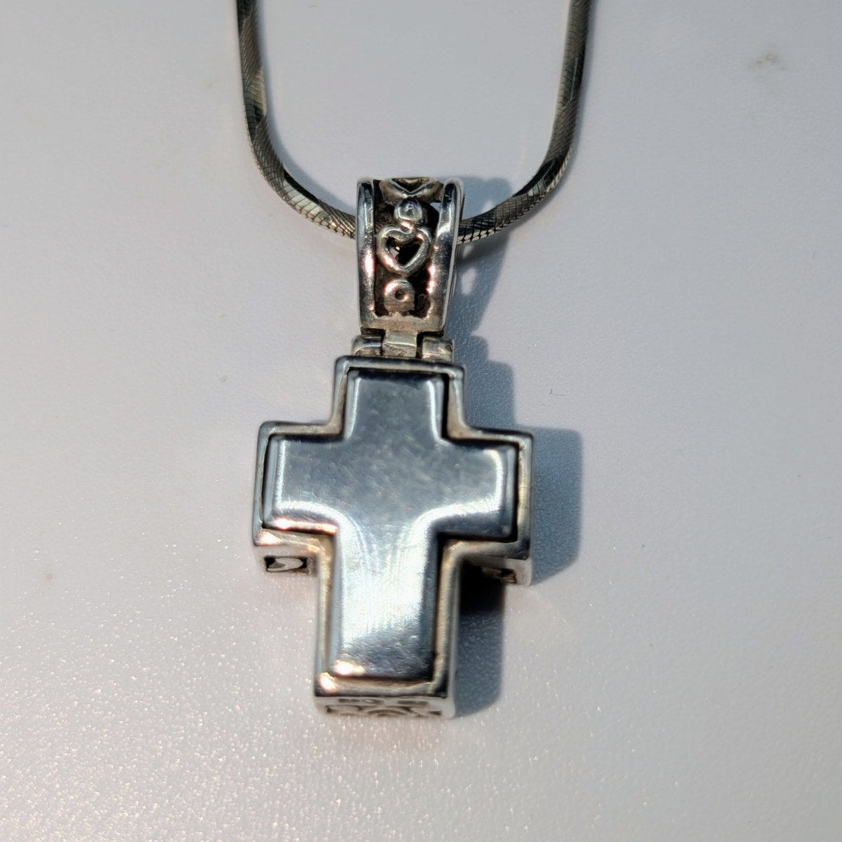 925 Sterling Silver Chunky Filigree Articulated Cross Pendant Chain 16" Necklace