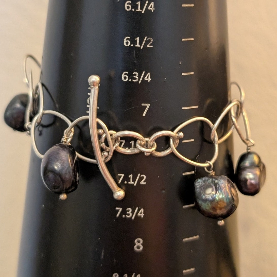Unmarked Sterling Silver Large Natural Peacock Pearl Dangle Loopy Chain Bracelet