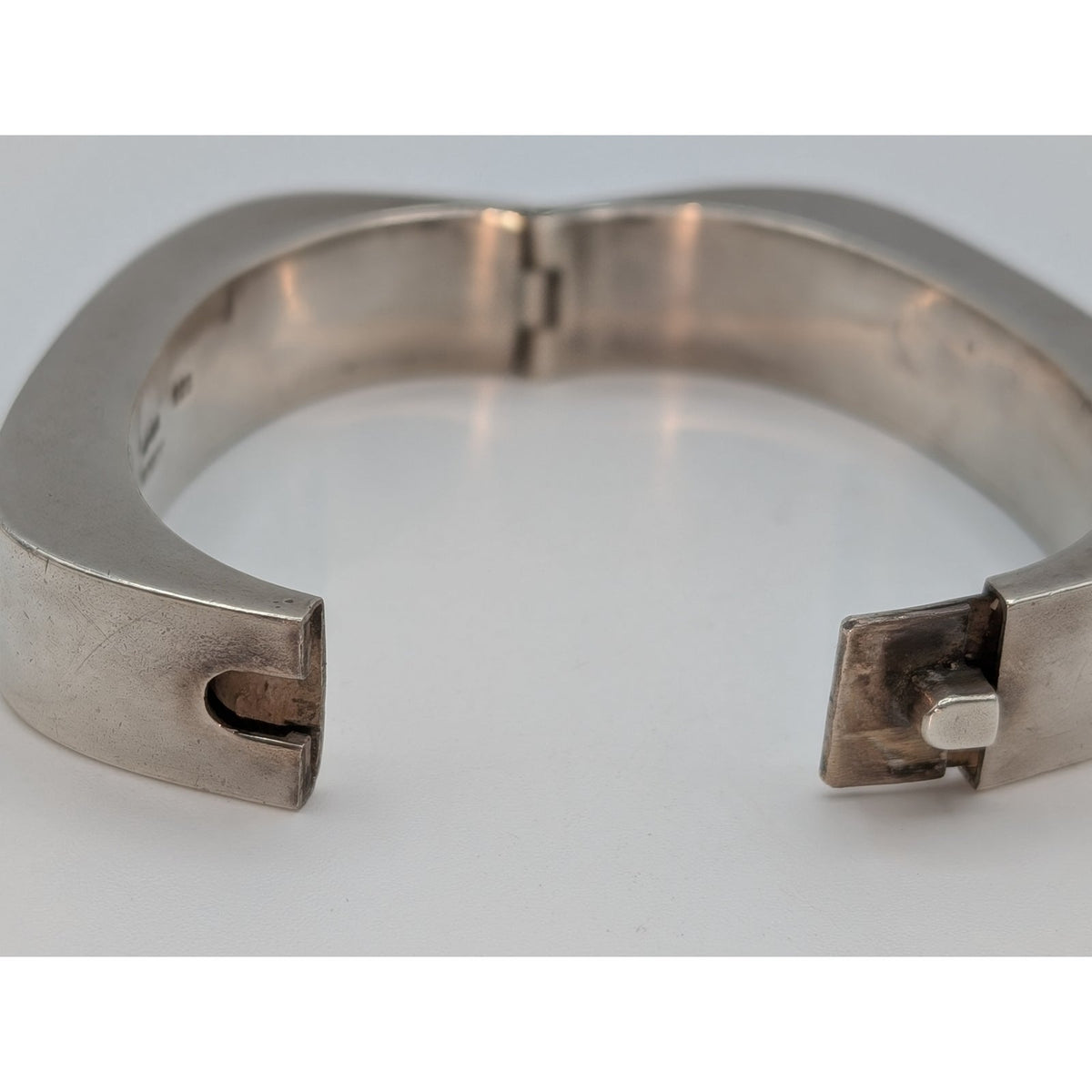 Vintage Taxco 925 Sterling Mexico Chunky Rectangle Hinged Bangle Bracelet
