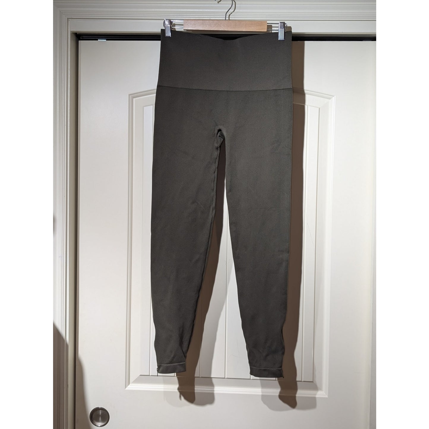 SPANX Ankle Zip Olive Green Seamless Leggings Size 2X