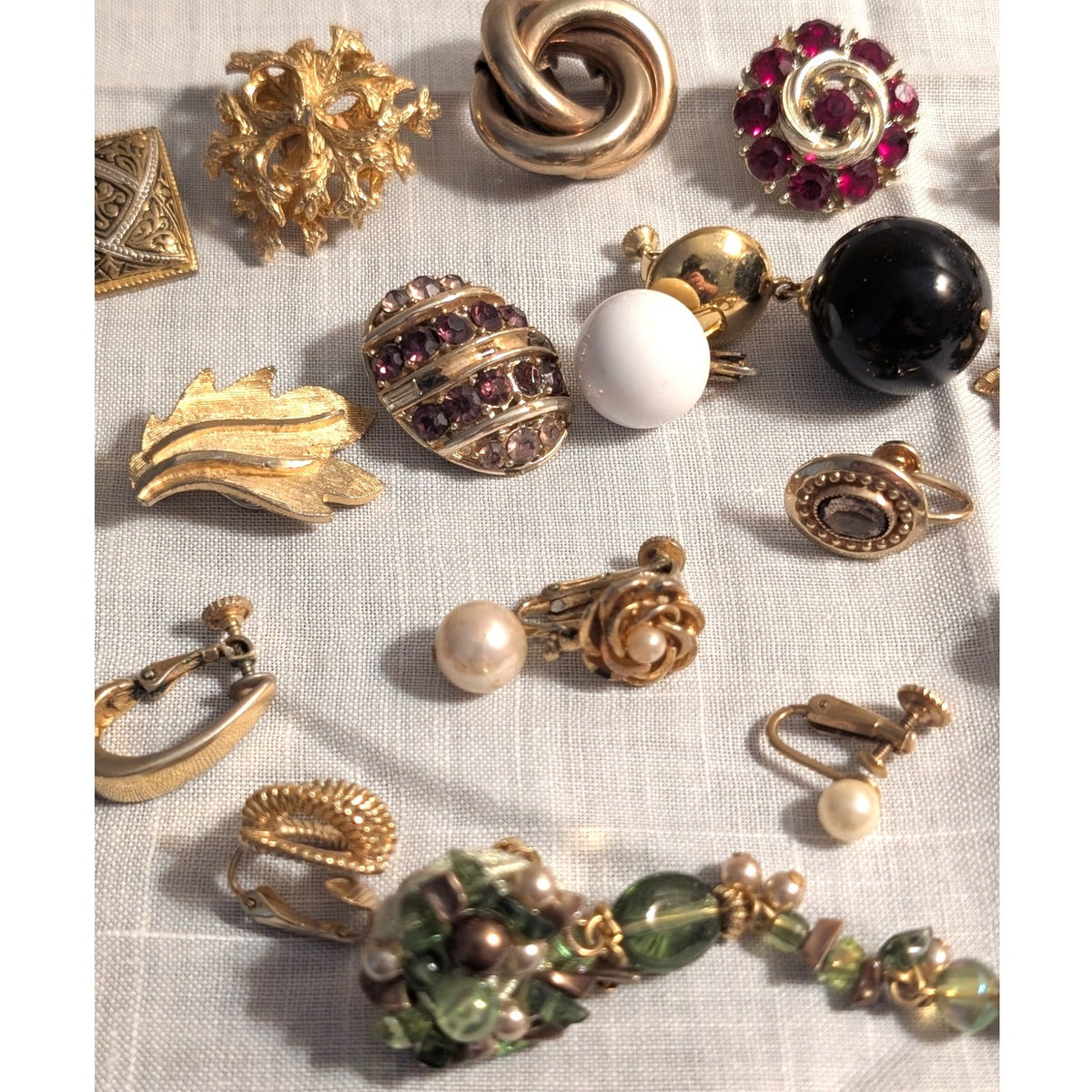 Lot of Single Vintage Gold Tone Clip Screw Earrings