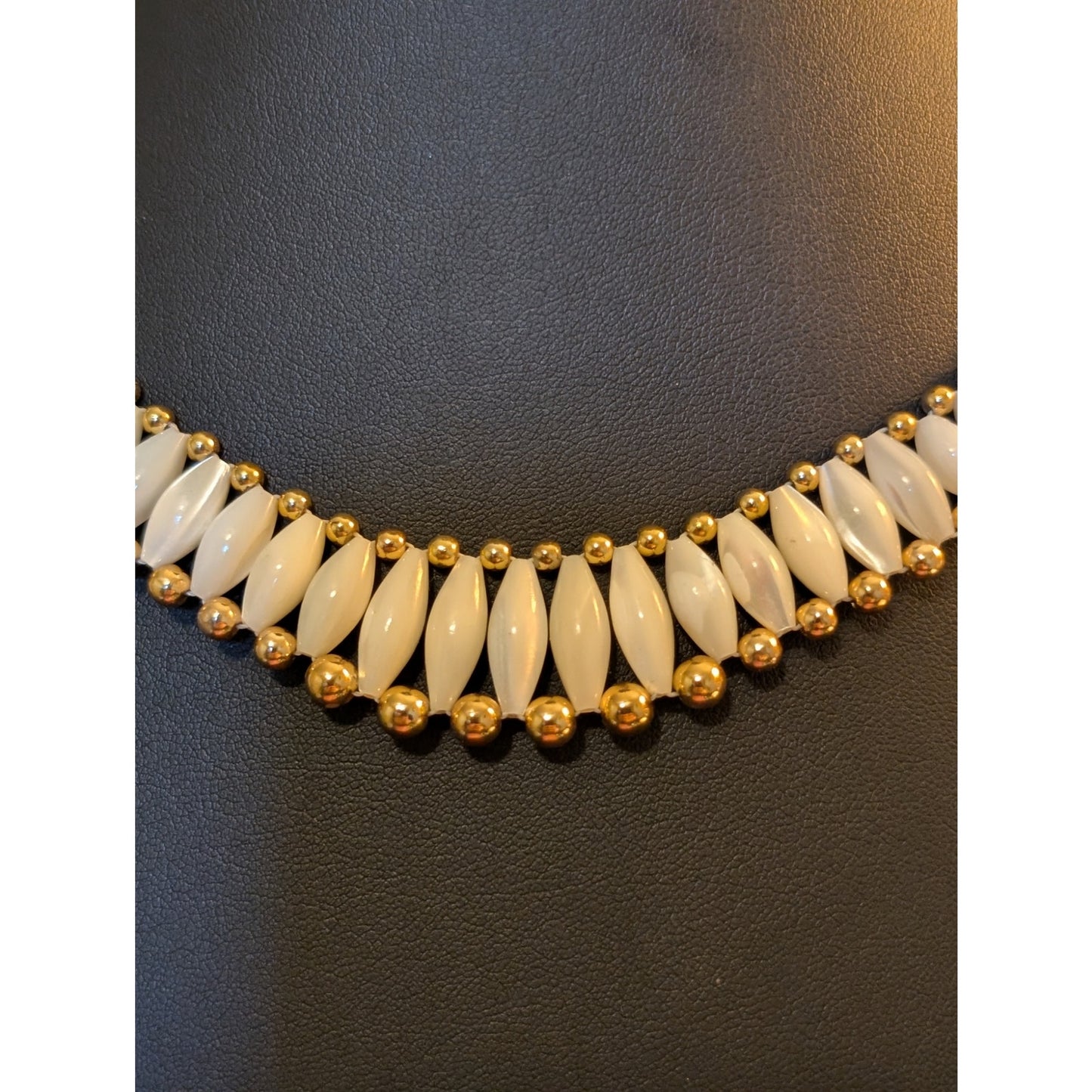 Vintage 18" Elongated MOP & Gold Tone Beaded Necklace Screw Clasp