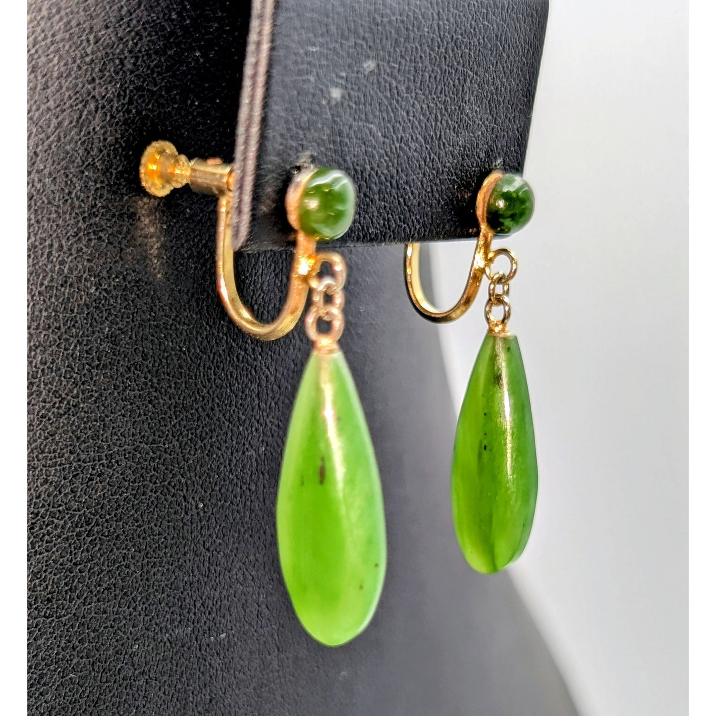 Vintage Spinach Green Nephrite Jade Gold Tone Screw Back Earrings