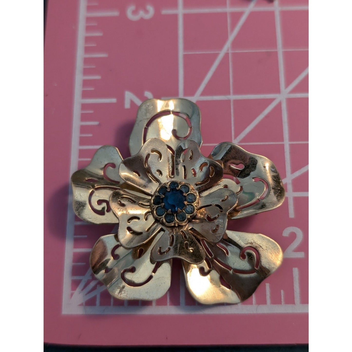 Vintage Gold Tone Cut Out 3D Blue Rhinestone Brooch